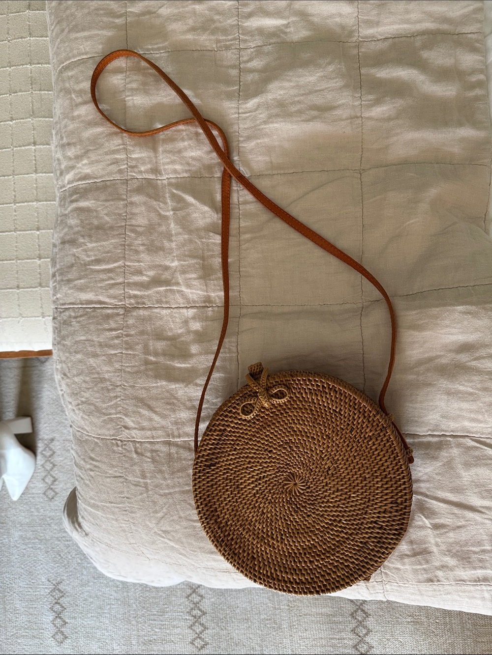Round Woven Crossbody Bag in Brown